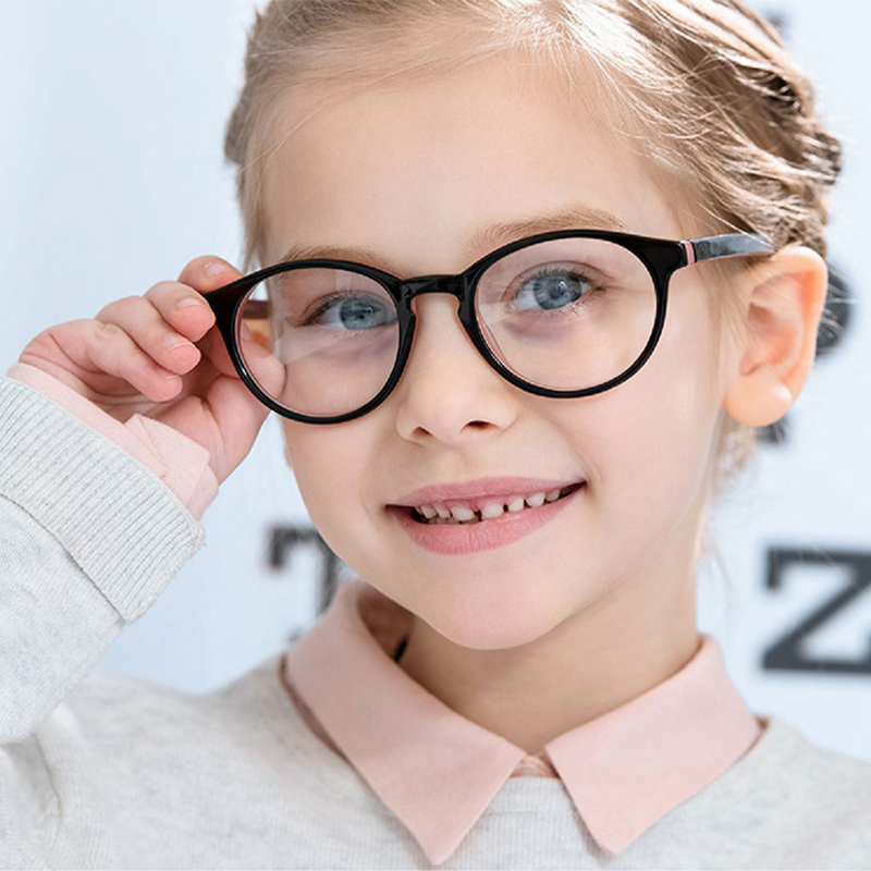 Lentila circulară octogonală de control al miopiei