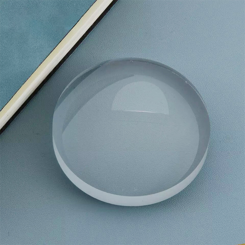 1.56 Lentila bifocală cu partea superioară plată semifinisată