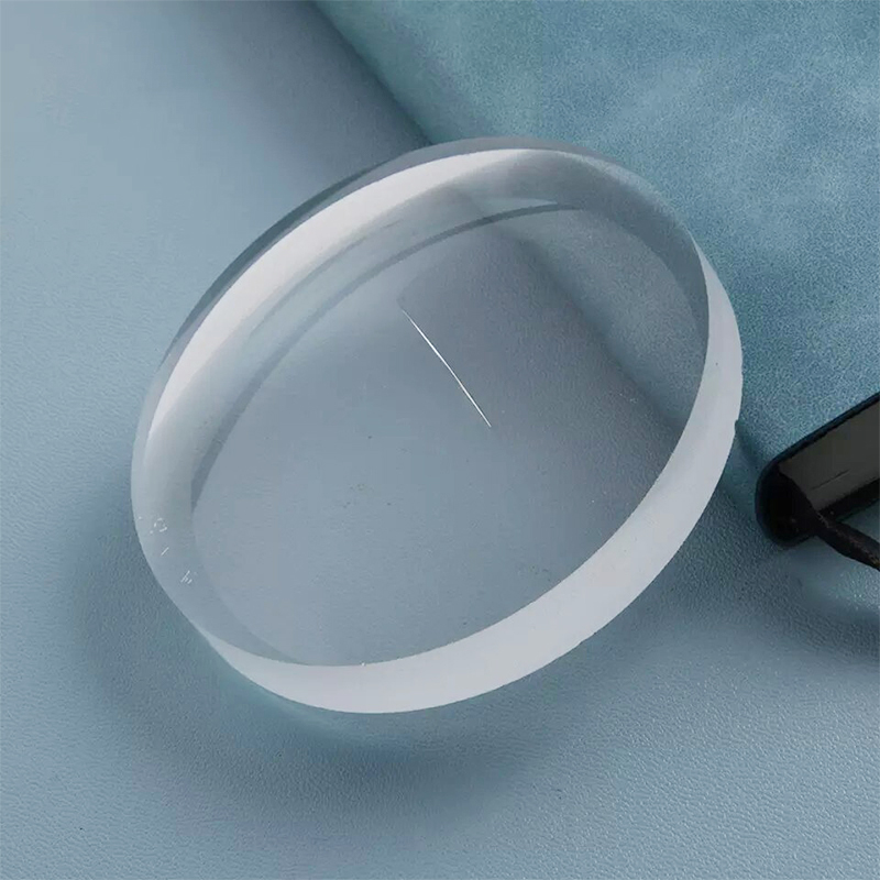 1.56 Lentila bifocală cu partea superioară plată semifinisată