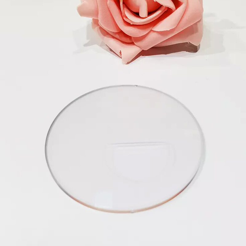 1.499 Lentila bifocală cu partea superioară plată semifinisată