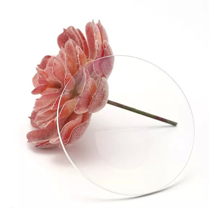 1.499 Lentila bifocală cu partea superioară plată semifinisată