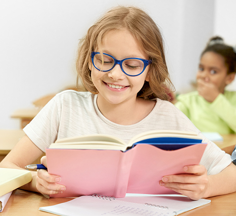 Lentile de control al miopiei